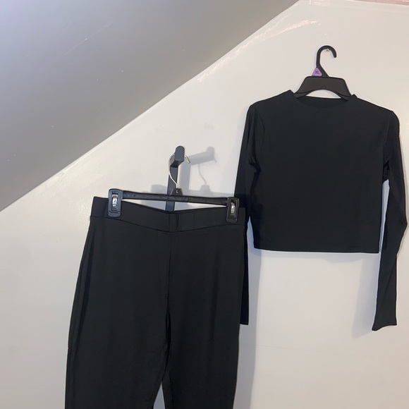 Women’s black Crop long sleeve 2 piece set - Picture 9 of 11